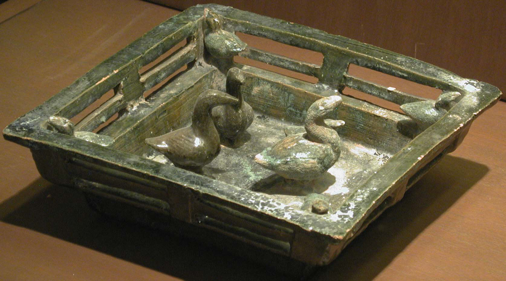 东汉陶鸭池